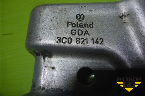 Кронштейн переднего крыла правый (3C0821142) для Volkswagen Passat (B6) с 2005-2010г (Пассат Б6)