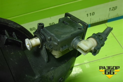 Лючок бензобака (5ти дверный кузов) (13281392) для Opel Astra J с 2009г (Астра Джей)