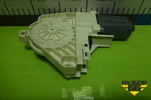 Моторчик стеклоподъёмника передний правый (8K0959802A) для Audi A4 (В8) с 2007-2015г (А4)