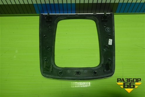 Накладка внутренняя (на кулису) (8E0864261) для Audi A4 (В7) с 2004-2009г (А4)