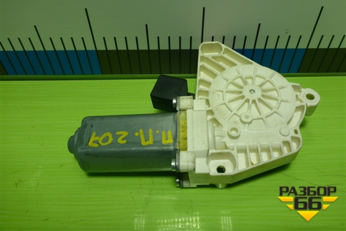 Моторчик стеклоподъёмника передний правый (A2078200442) для Mercedes Benz E-Klass C207 (купе) с 2009г (Е Купе)