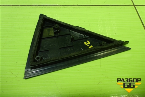 Накладка двери задней левой уголок (838302S000) для Hyundai ix 35 с 2010г (Ай икс 35)