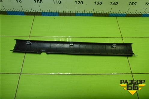 Накладка порога внутренняя переднего правого (858811R000) для Hyundai Solaris с 2010-2016г (Солярис)