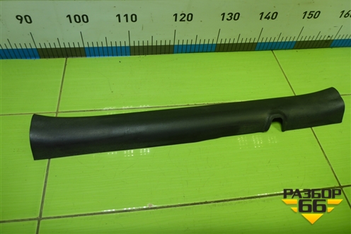 Накладка порога внутренняя переднего правого (858811R000) для Hyundai Solaris с 2010-2016г (Солярис)