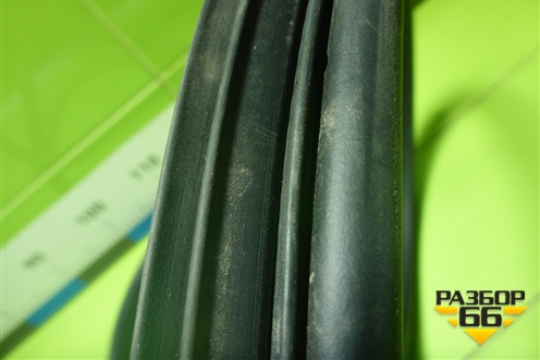 Уплотнитель двери передней левой (на кузов) (J686107113) для Chery Tiggo 4 Pro с 2020-2025г (Тиго 4 Про)