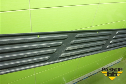 Накладка на порог наружная правая (на подножку) (517716A190) для Lexus LX-600 с 2021г (ЛХ)