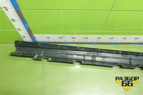 Накладка на порог наружная правая (01862742) для Geely Atlas с 2016-2022г (Атлас)