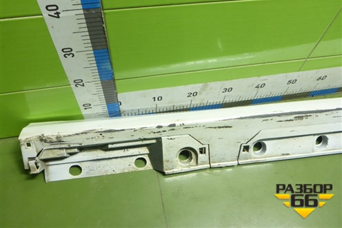 Накладка на порог наружная левая (7585206360) для Toyota Camry V70 с 2017г (Камри)