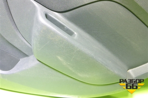 Обшивка двери задней правой под механику (809086151R) для Renault Sandero с 2013-2022г (Сандеро)