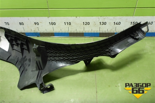 Обшивка стойки задняя нижняя правая (лифтбек) (5E5867766B) для Skoda Octavia (A7) с 2013г (Октавия)