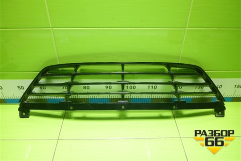 Решетка в передний бампер центральная (865502Y000) для Hyundai ix 35 с 2010г (Ай икс 35)