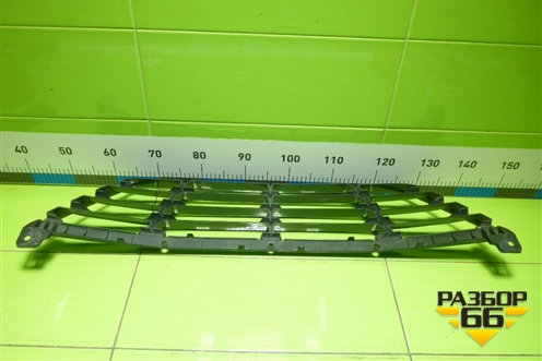 Решетка в передний бампер центральная (865502Y000) для Hyundai ix 35 с 2010г (Ай икс 35)