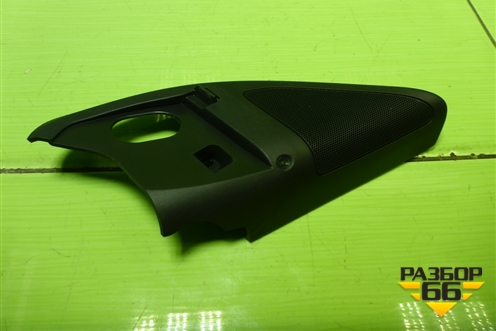 Накладка двери передней правой уголок (5E0837974) для Skoda Octavia (A7) с 2013г (Октавия)