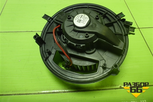 Моторчик отопителя (5Q1819021B) для Skoda Octavia (A7) с 2013г (Октавия)