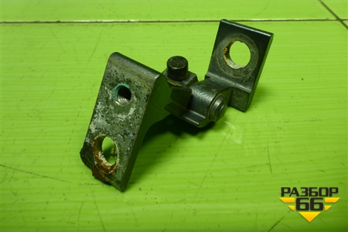 Петля двери передней левой нижняя для Skoda Octavia (A7) с 2013г (Октавия)