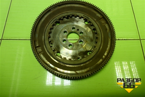 Маховик (1.4л CZD) (04E105266) для Skoda Octavia (A7) с 2013г (Октавия)