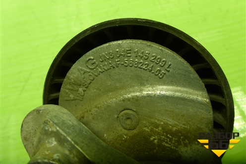 Кронштейн ролика натяжителя (1.4л CZD) (04E145299L) для Skoda Octavia (A7) с 2013г (Октавия)