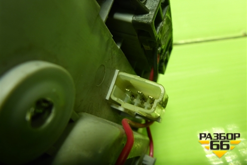 Плафон салонный центральный (96303442) для Chevrolet Lanos с 2004г (Ланос)