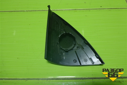 Накладка двери передней правой уголок (A2047200248) для Mercedes Benz C-Klass W204 с 2007-2014г (Ц)