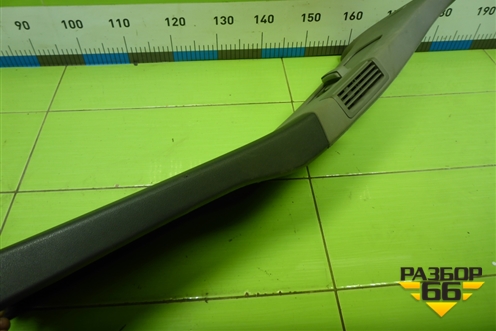 Обшивка стойки центральная правая (7L6867240) для Volkswagen Touareg c 2002-2010г (Туарег)