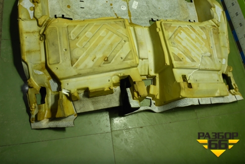 Покрытие напольное (задняя часть) (7L6863367DJ) для Volkswagen Touareg c 2002-2010г (Туарег)