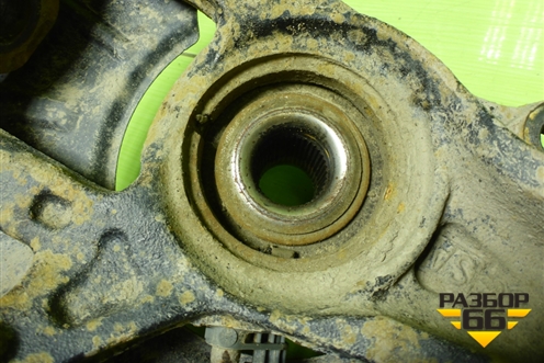 Кулак поворотный передний правый (7L6407258A) для Volkswagen Touareg c 2002-2010г (Туарег)