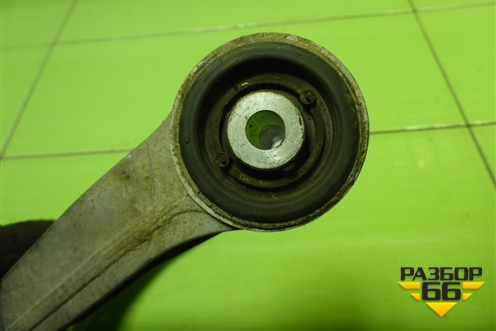 Рычаг передний правый верхний (7L0407047B) для Volkswagen Touareg c 2002-2010г (Туарег)