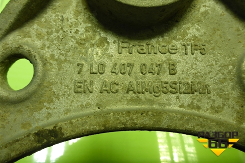 Рычаг передний правый верхний (7L0407047B) для Volkswagen Touareg c 2002-2010г (Туарег)