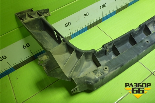 Кронштейн переднего бампера (7L6807699B) для Volkswagen Touareg c 2002-2010г (Туарег)