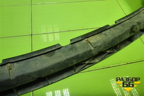 Кронштейн переднего бампера (7L6807699B) для Volkswagen Touareg c 2002-2010г (Туарег)