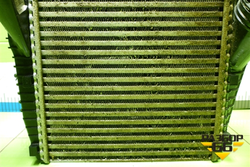 Интеркулер (7L0145803A) для Volkswagen Touareg c 2002-2010г (Туарег)