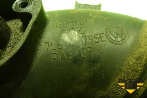 Патрубок интеркулера пластиковый для Volkswagen Touareg c 2002-2010г (Туарег)