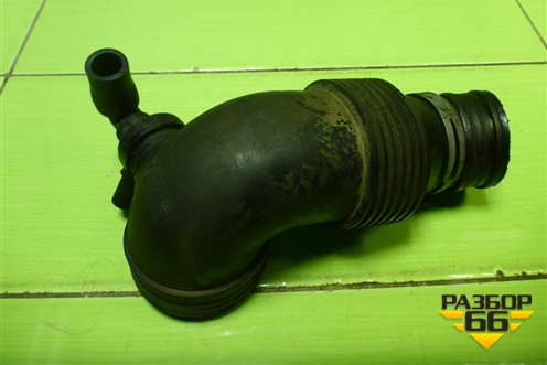 Патрубок воздушного фильтра (7L6129532) для Volkswagen Touareg c 2002-2010г (Туарег)