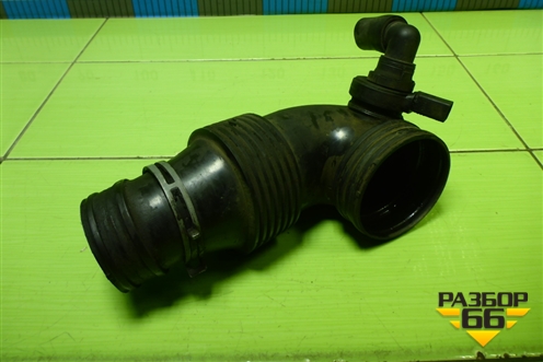 Патрубок воздушного фильтра (7L6129532) для Volkswagen Touareg c 2002-2010г (Туарег)