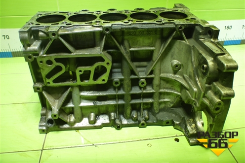 Блок двигателя (2.5л BAC) для Volkswagen Touareg c 2002-2010г (Туарег)