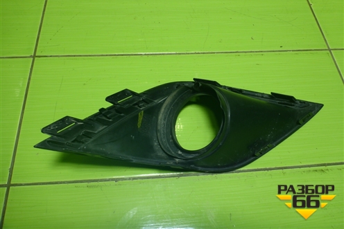 Накладка ПТФ левая (после 2015г) (6400G481) для Mitsubishi Outlander с 2012-2024г (Аутлендер)