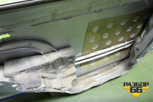 Дверь задняя левая для Volkswagen Touareg c 2002-2010г (Туарег)