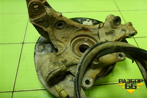 Кулак задний левый для Volkswagen Touareg c 2002-2010г (Туарег)