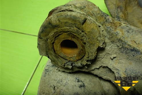 Кулак задний левый для Volkswagen Touareg c 2002-2010г (Туарег)