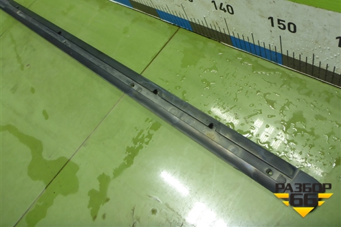 Молдинг крыши левый (7L6860181F) для Volkswagen Touareg c 2002-2010г (Туарег)