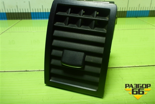 Дефлектор воздушный правый (7L6819704D) для Volkswagen Touareg c 2002-2010г (Туарег)