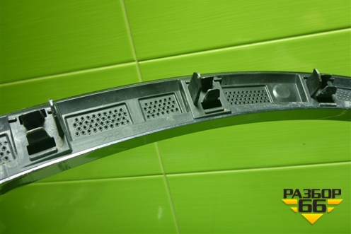 Накладка переднего крыла правого (4M0853718K) для Audi Q7 c 2015г (Ку 7)