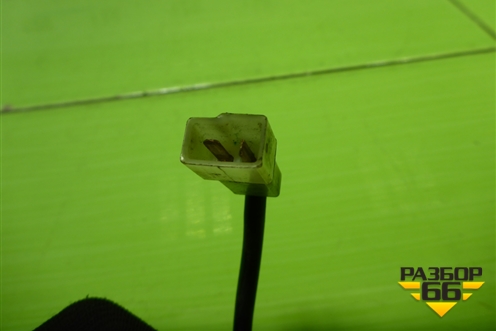 Форсунка омывателя лобового стекла правая (с обогревом) (6E0955986A) для Volkswagen Touareg c 2002-2010г (Туарег)