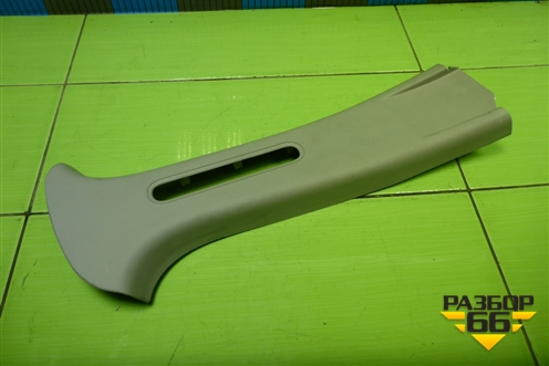 Обшивка стойки центральная верхняя правая (8200732344) для Nissan Terrano с 2014г (Терано)