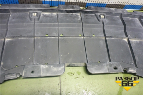 Пыльник переднего бампера центральный (до 2019г) (5261848021) для Lexus RX 350 c 2015г (РХ)