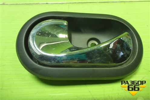 Ручка внутренняя двери передней левой (8200733848) для Nissan Terrano с 2014г (Терано)