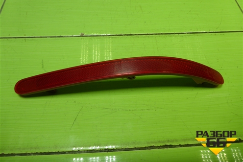 Отражатель в задний бампер правый (7L6945106A) для Volkswagen Touareg c 2002-2010г (Туарег)