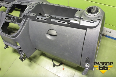 Торпедо под AIR BAG без AIR BAG (681002852R) для Nissan Terrano с 2014г (Терано)