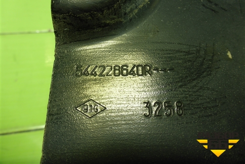 Кронштейн подрамника правый (544228640R) для Nissan Terrano с 2014г (Терано)