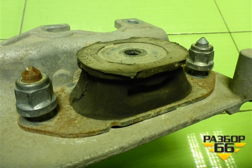 Опора КПП (112228880R) для Nissan Terrano с 2014г (Терано)